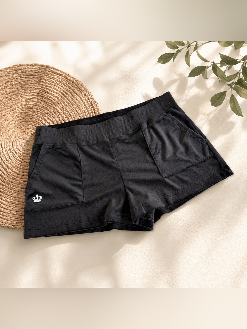 NWT Juicy Couture Women's Black Velour Shorts - Size Large 🖤✨